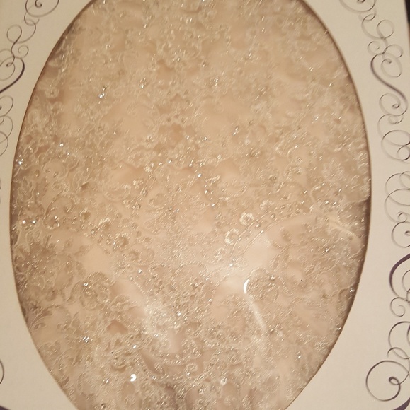 Mermaid Style Wedding Dress - Picture 3 of 5